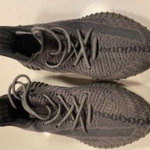 Excellent condition Adidas Yeezy Boost 350 V2 Static Black- Size 8 1/2